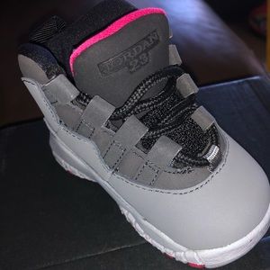 Pink & Grey Air Jordan ! Brand new ✨ BEST OFFER